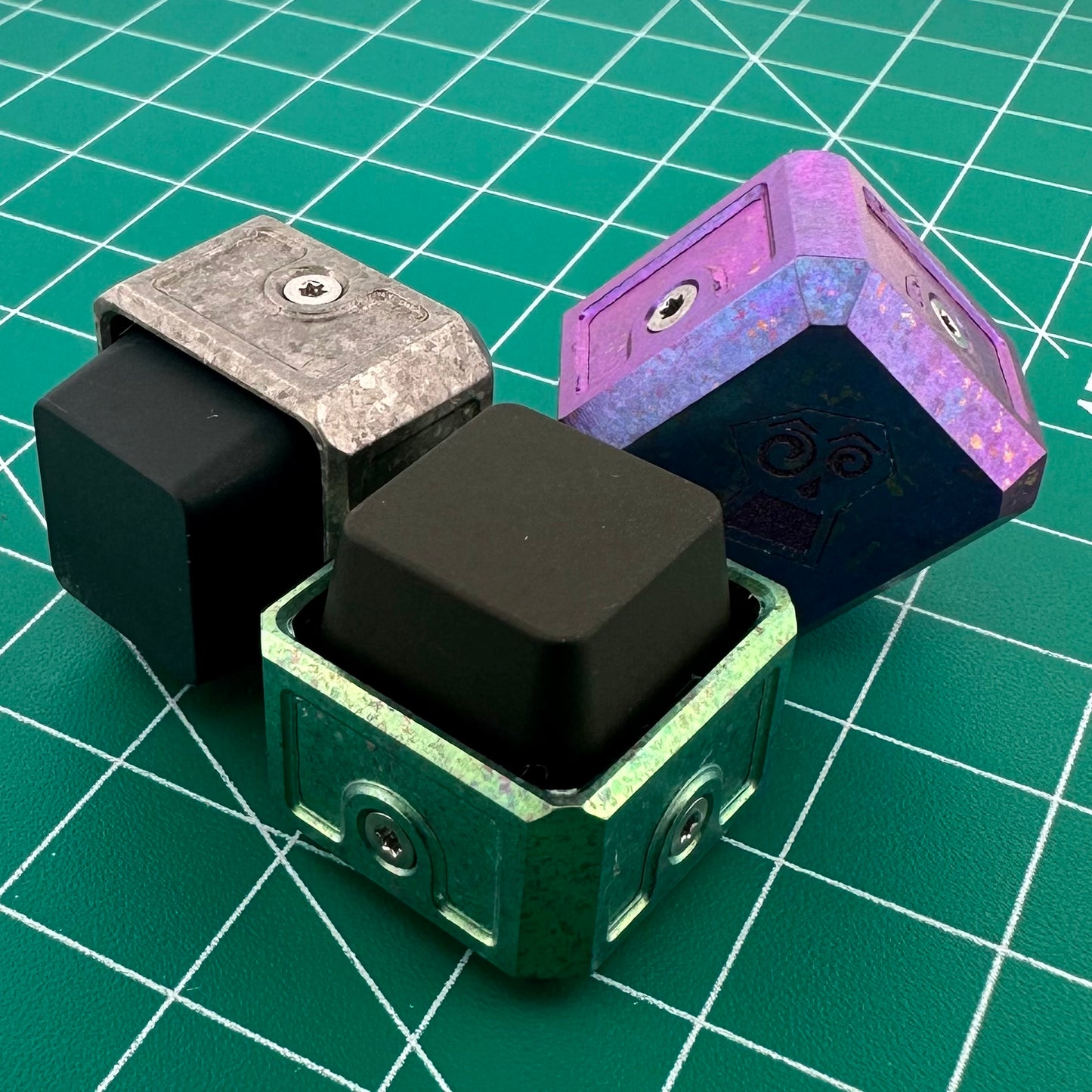 FidgetThings Switch - Crystal Titanium