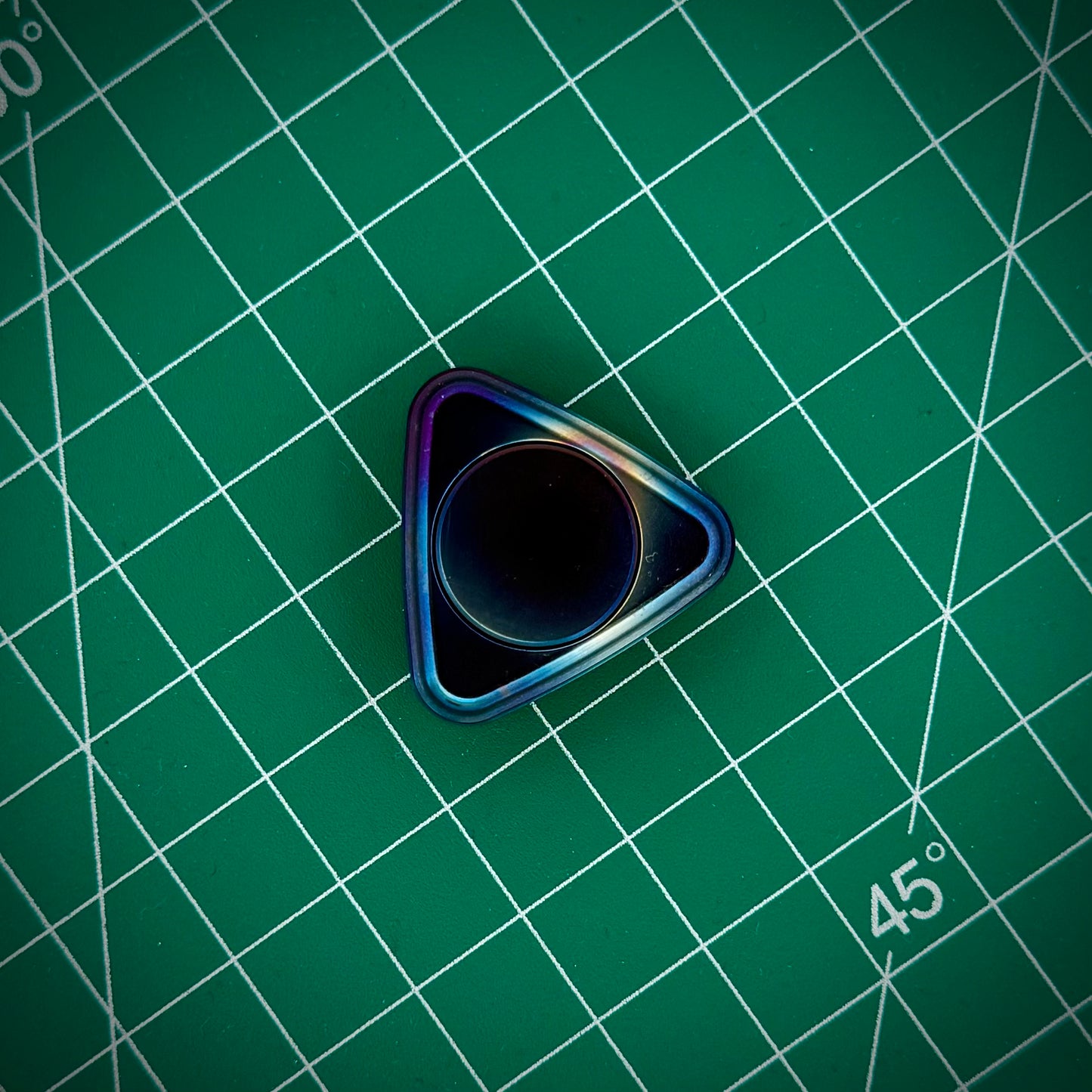 Ispinenkliq - Titanium- Haptic Magnetic Rotating Clicking Spinner