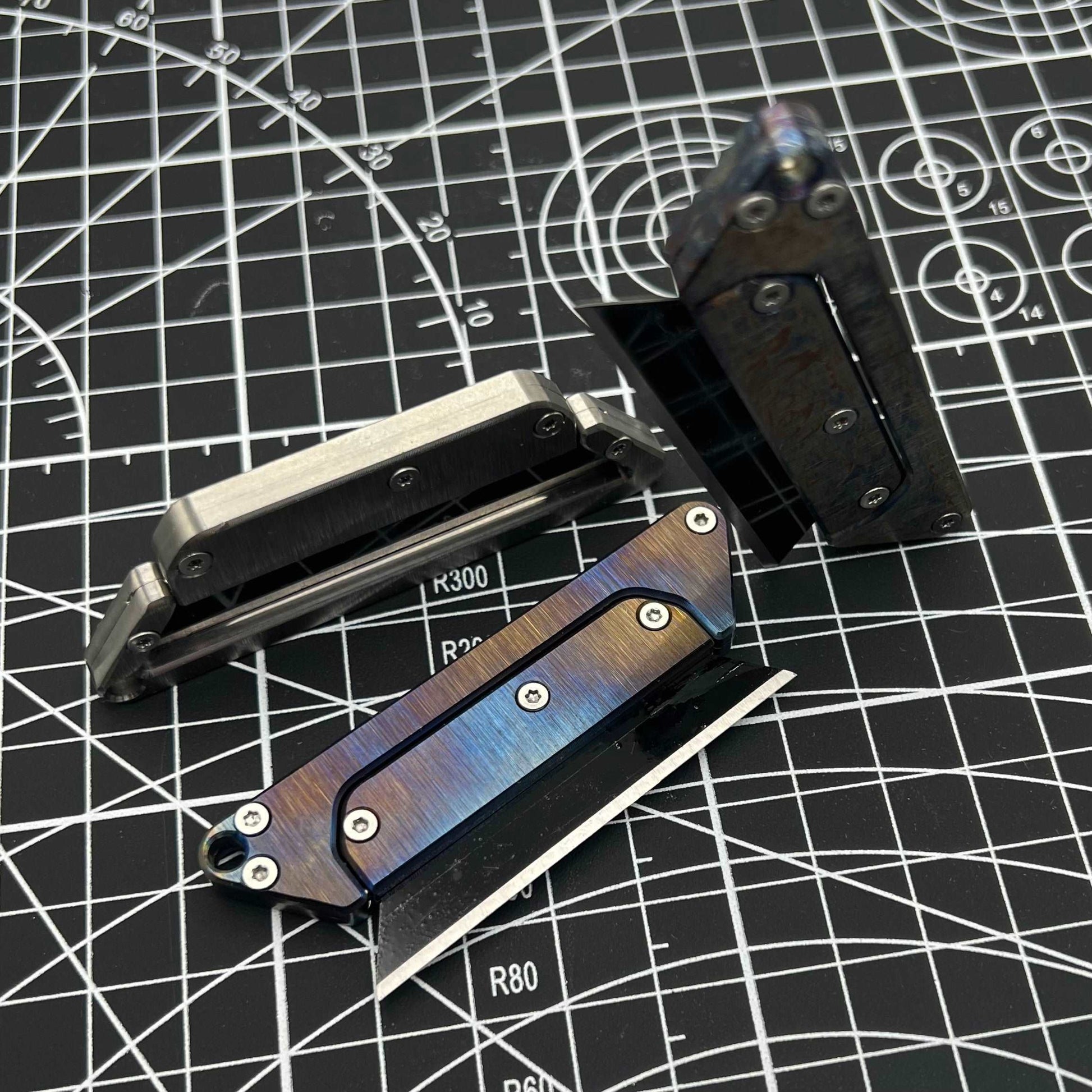 Snap - Unique Titanium Utility Blade Holder