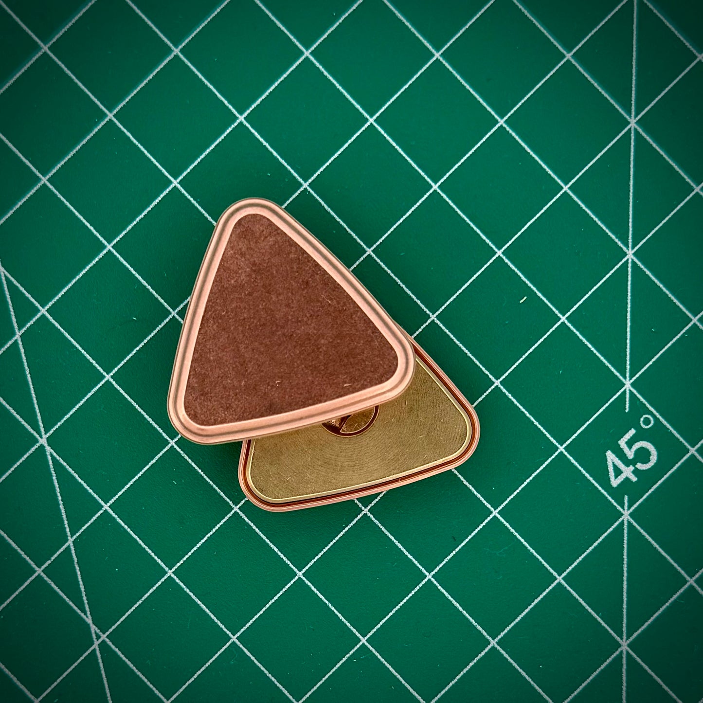 Islidenkliq - Copper - Triangular Magnetic Slider